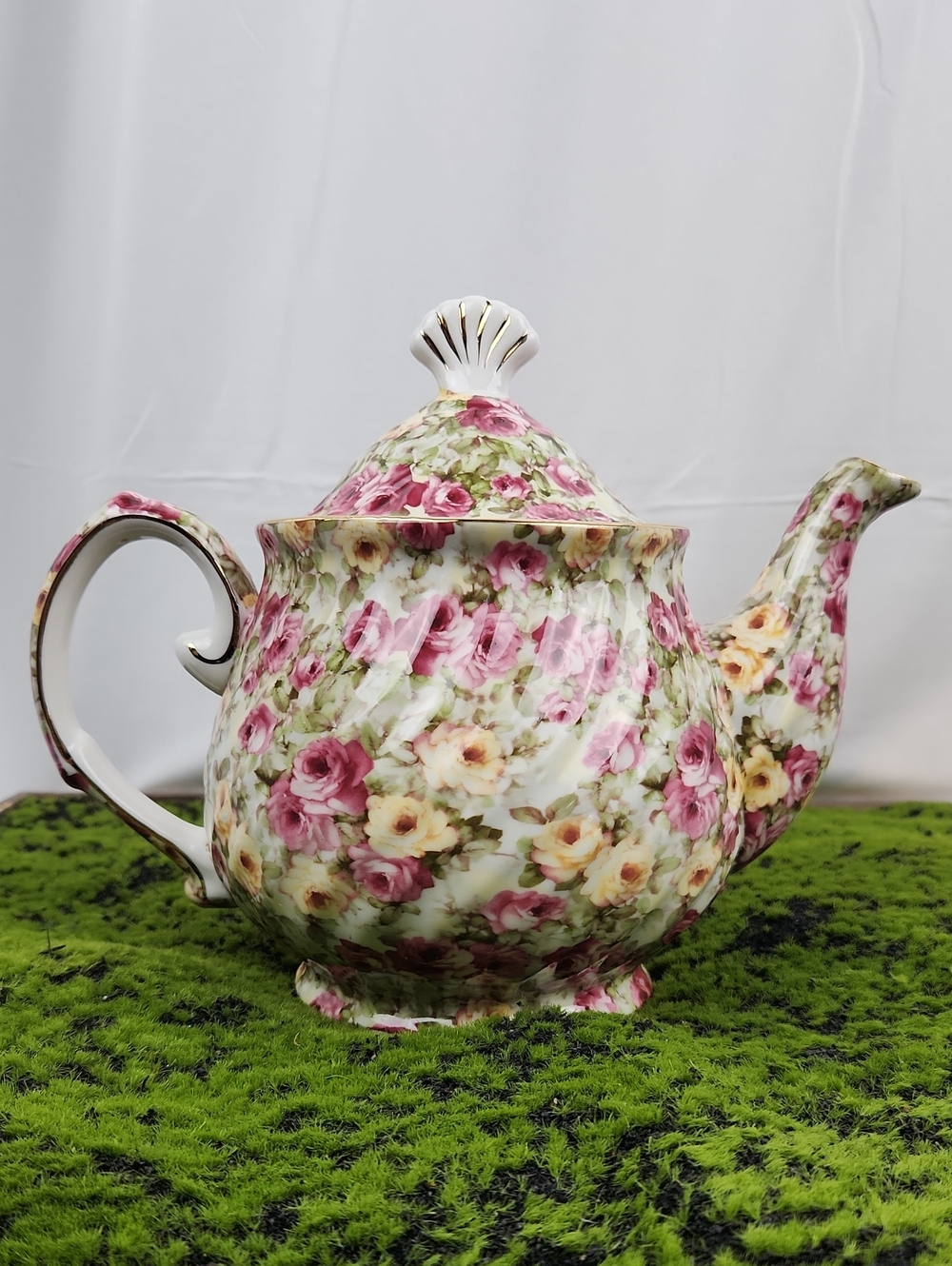 Floral Porcelain Teapot in Pink and Cream Rose Pattern
